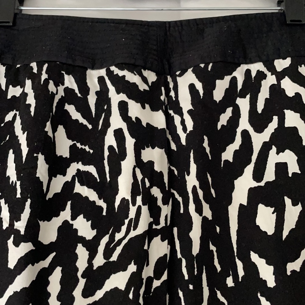 Black/White pencil skirt - Picture 2 of 2